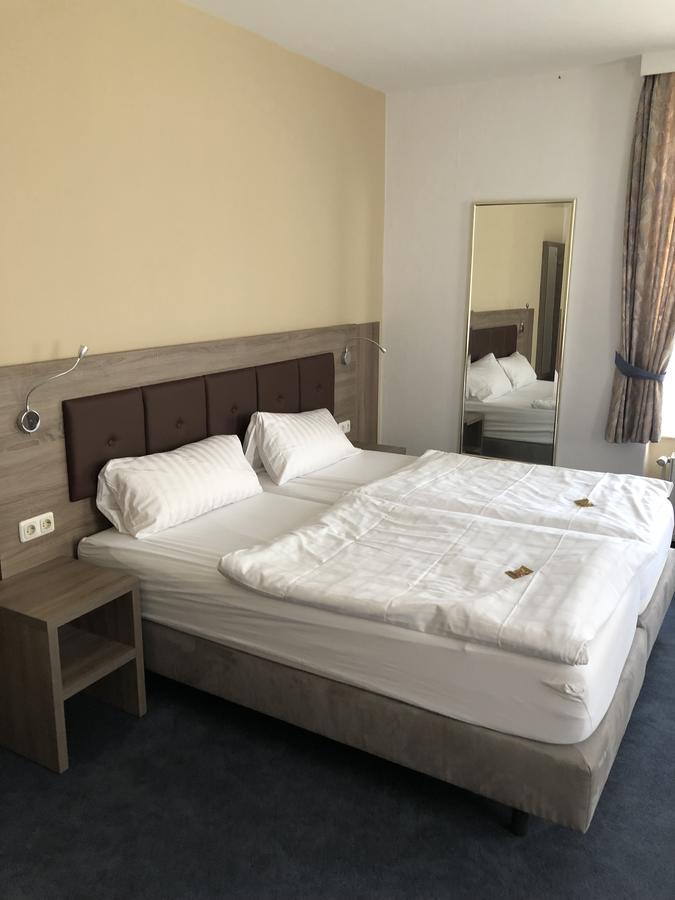 Hotel Junkerhaus Bad Salzuflen Ngoại thất bức ảnh